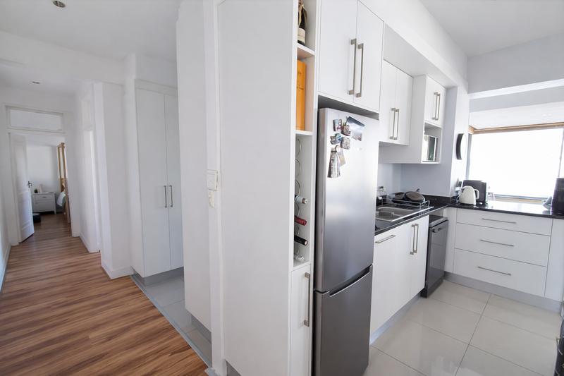 2 Bedroom Property for Sale in Sea Point Western Cape